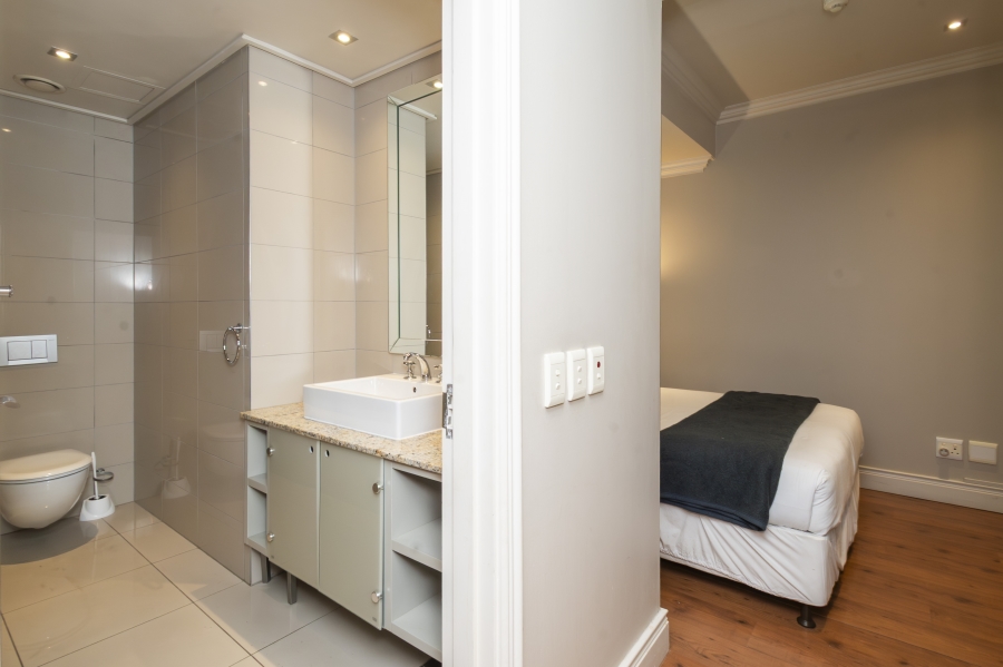 1 Bedroom Property for Sale in Green Point Western Cape
